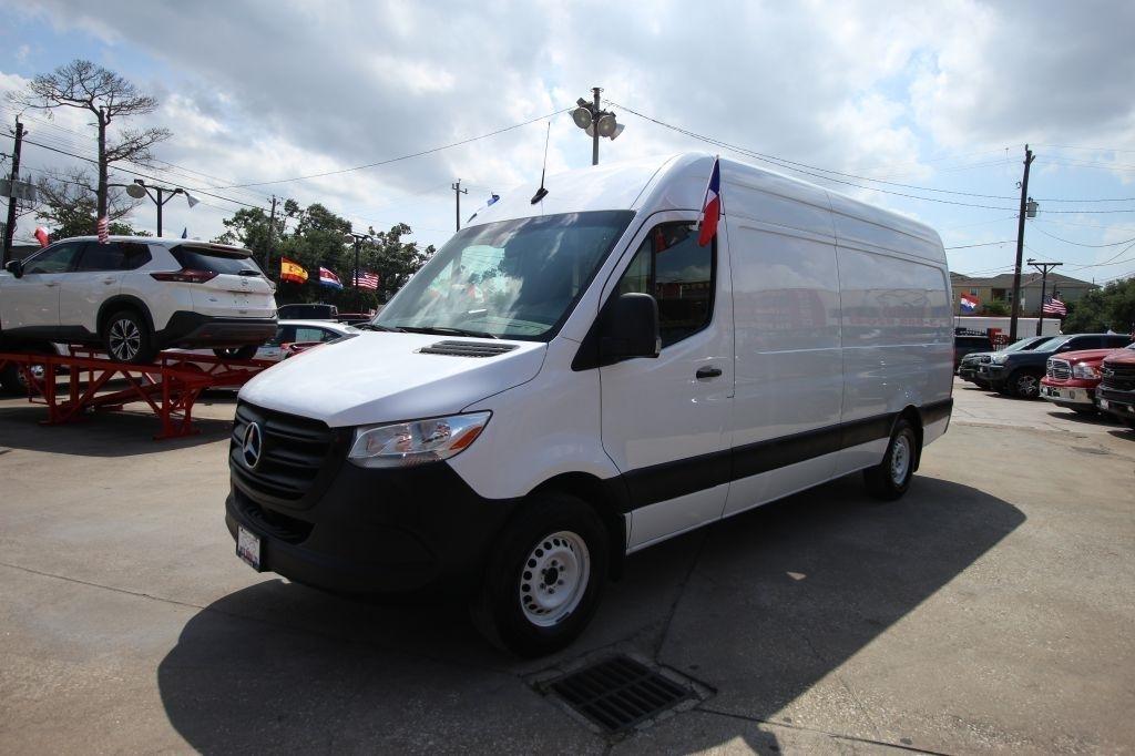 Mercedes-Benz Sprinter 2500 170-in. WB 2020