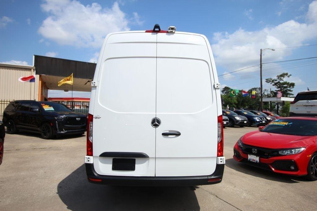 Mercedes-Benz Sprinter 2500 170-in. WB 2020