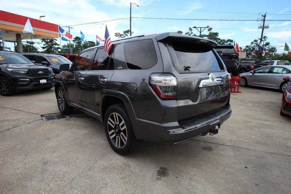 Toyota 4Runner SR5 2WD 2016