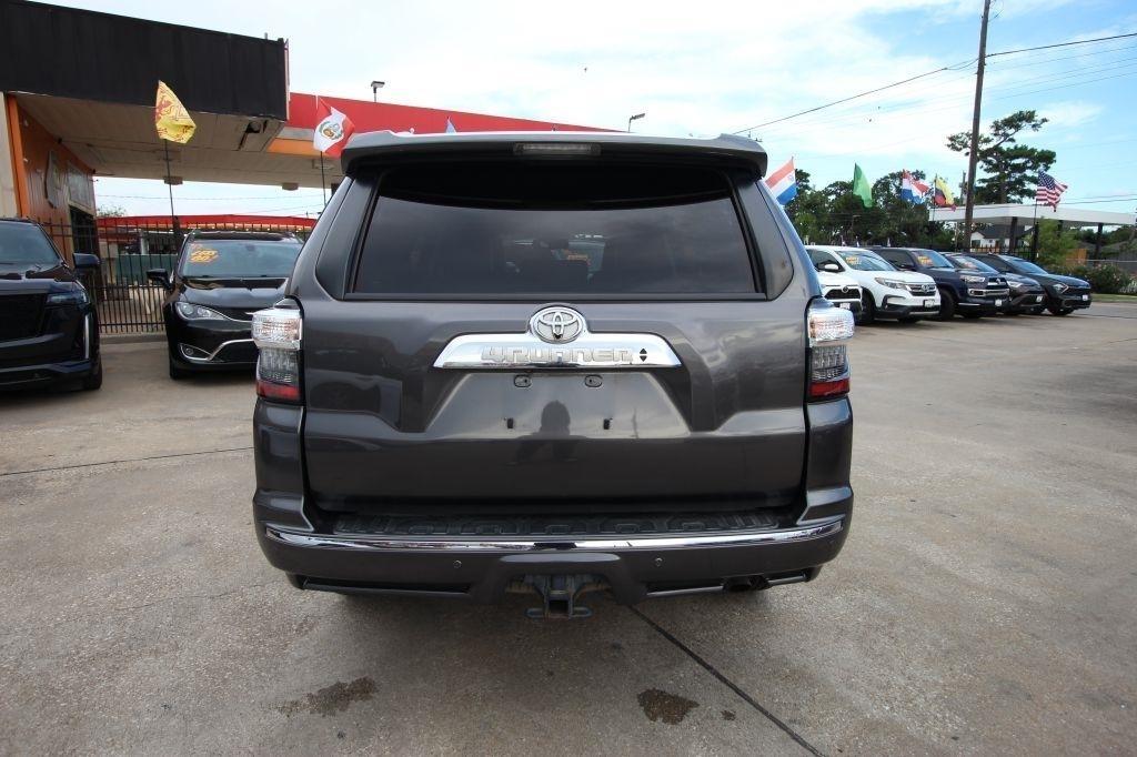 Toyota 4Runner SR5 2WD 2016