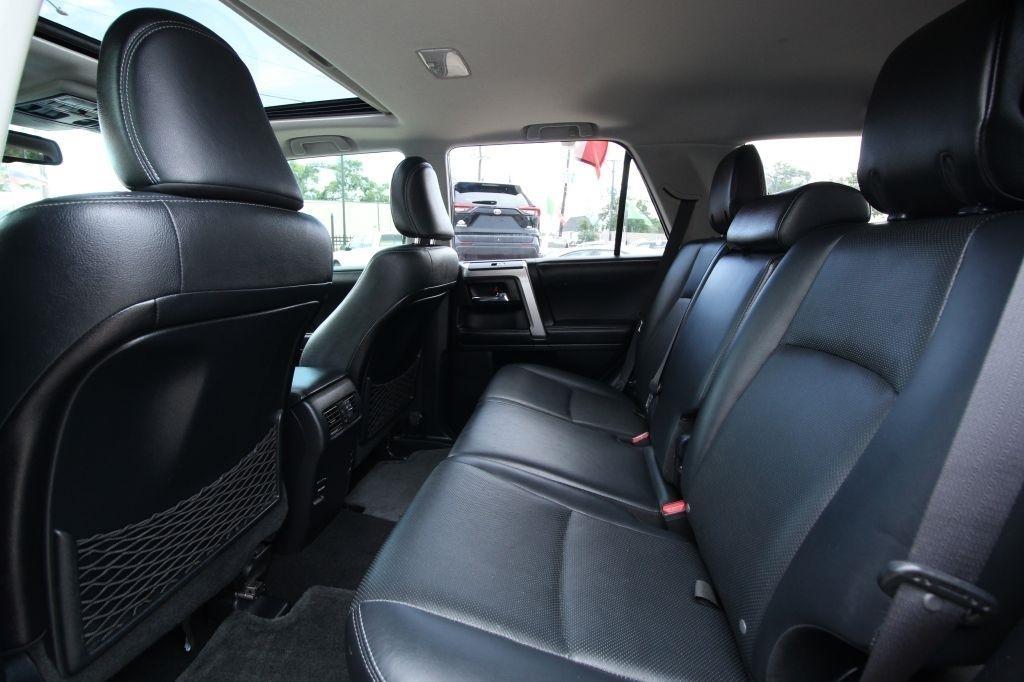 Toyota 4Runner SR5 2WD 2016