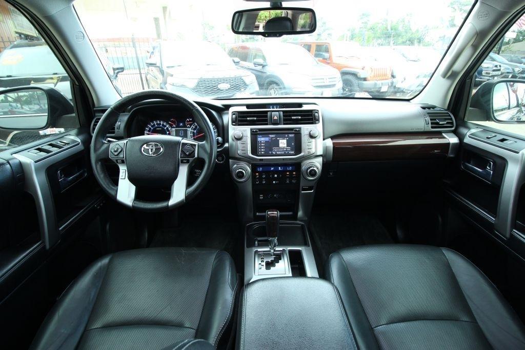 Toyota 4Runner SR5 2WD 2016