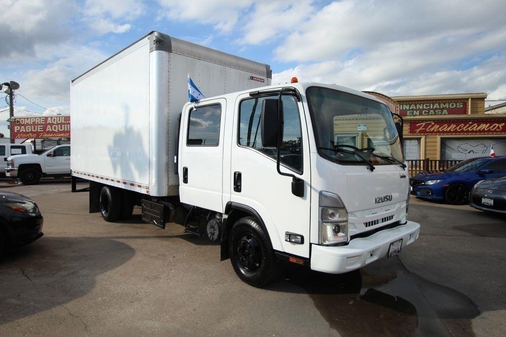 Isuzu NPR  2023