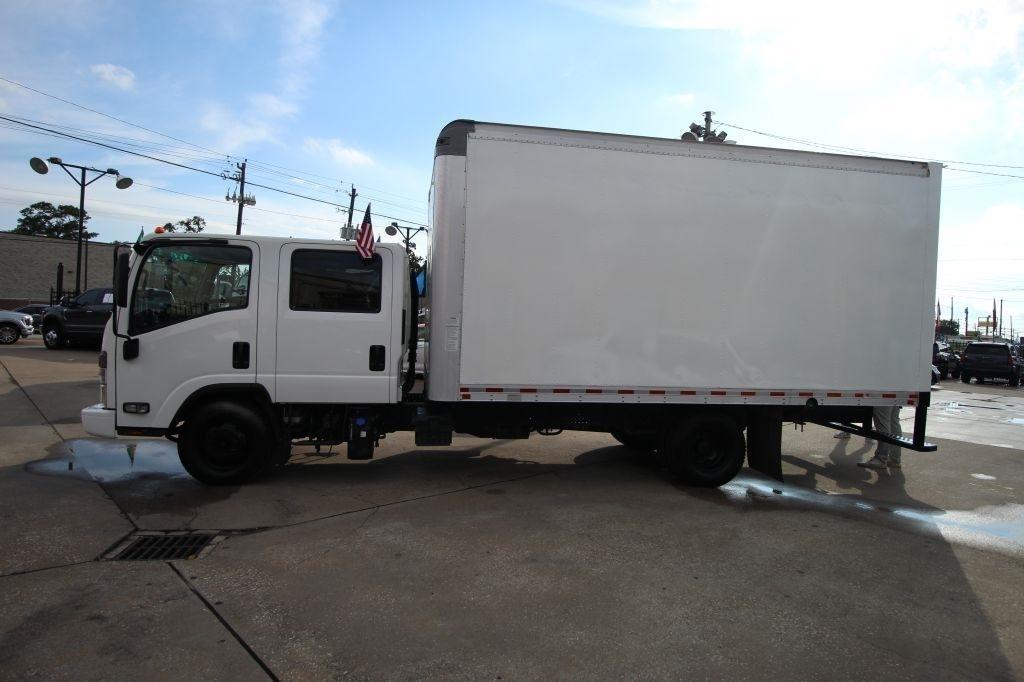 Isuzu NPR  2023