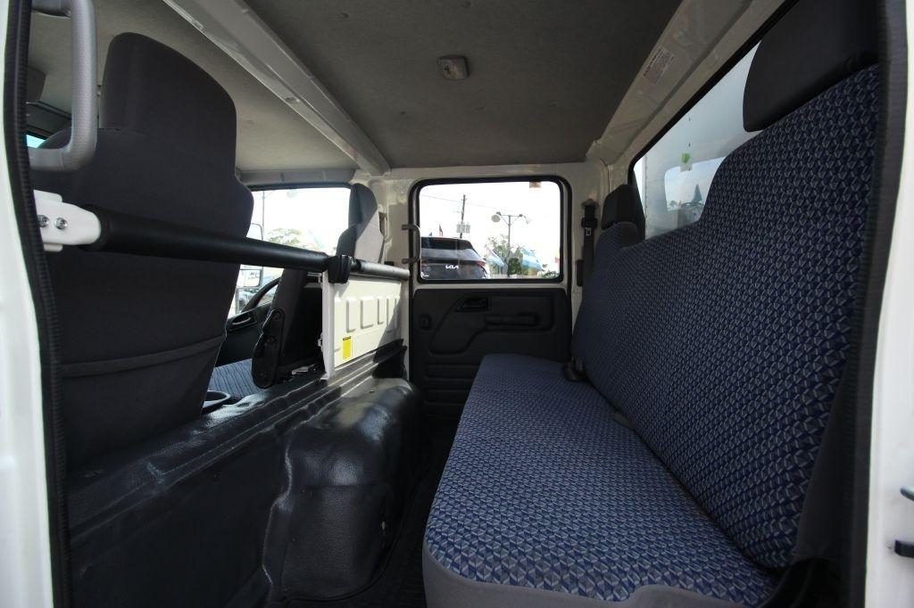 Isuzu NPR  2023