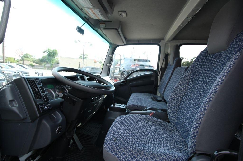 Isuzu NPR  2023