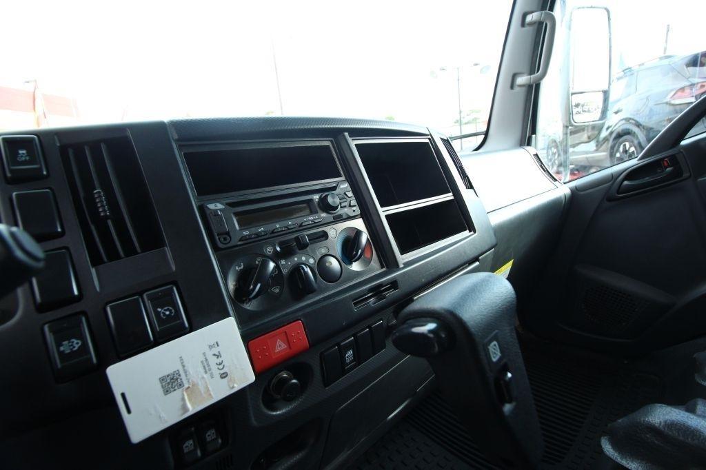 Isuzu NPR  2023