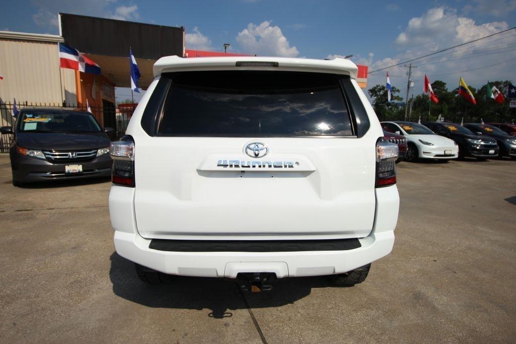 Toyota 4Runner SR5 4WD 2019