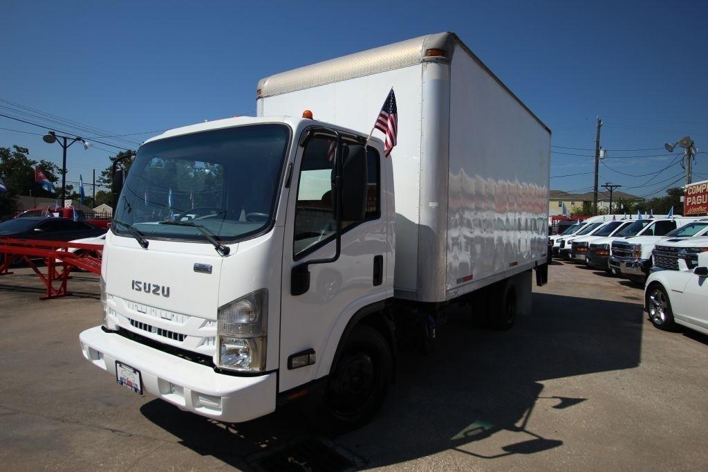 Isuzu NPR  2016