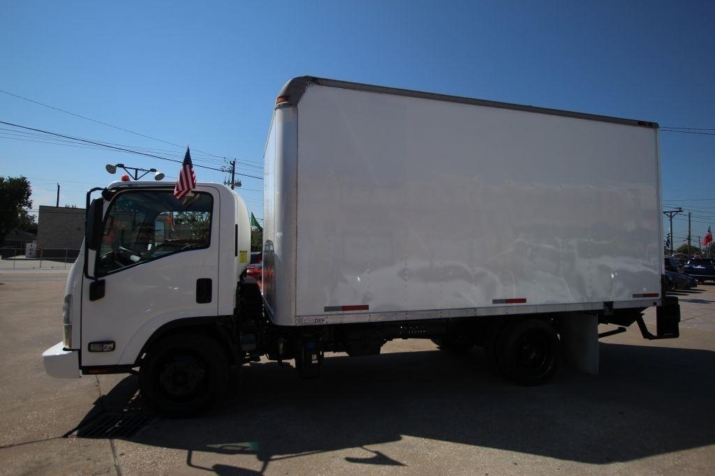 Isuzu NPR  2016