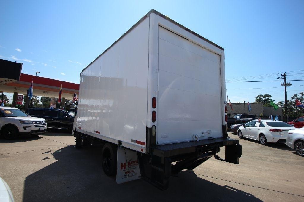 Isuzu NPR  2016