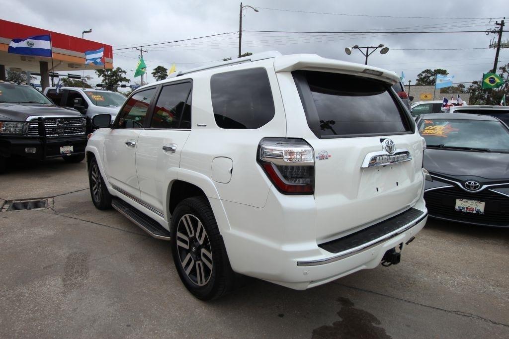 Toyota 4Runner SR5 2WD 2019
