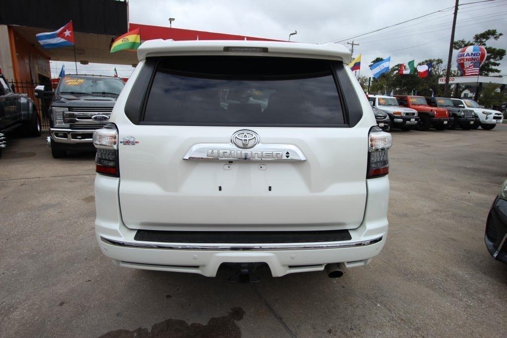Toyota 4Runner SR5 2WD 2019