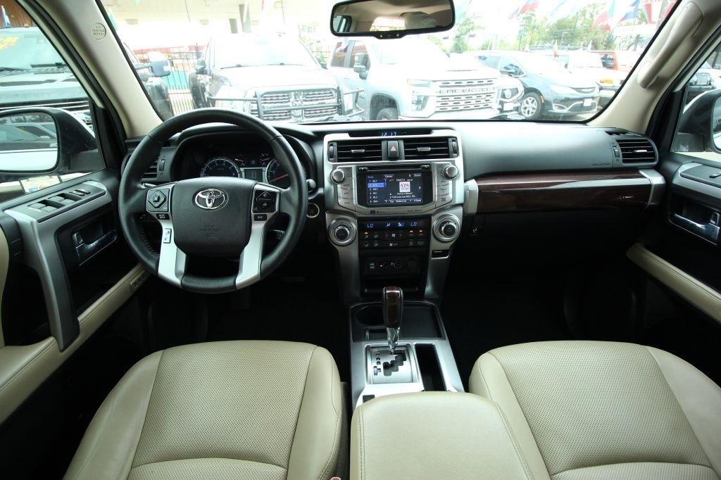 Toyota 4Runner SR5 2WD 2019