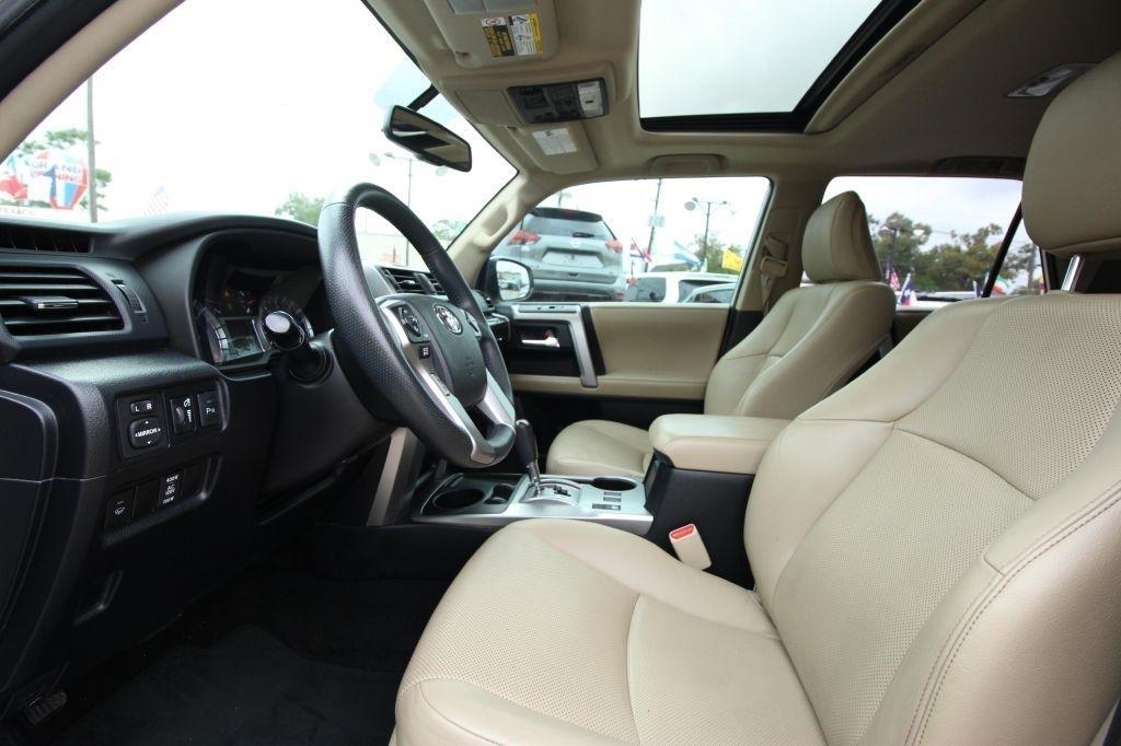 Toyota 4Runner SR5 2WD 2019