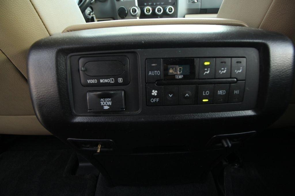 Toyota Sequoia Plantium 2WD 2015