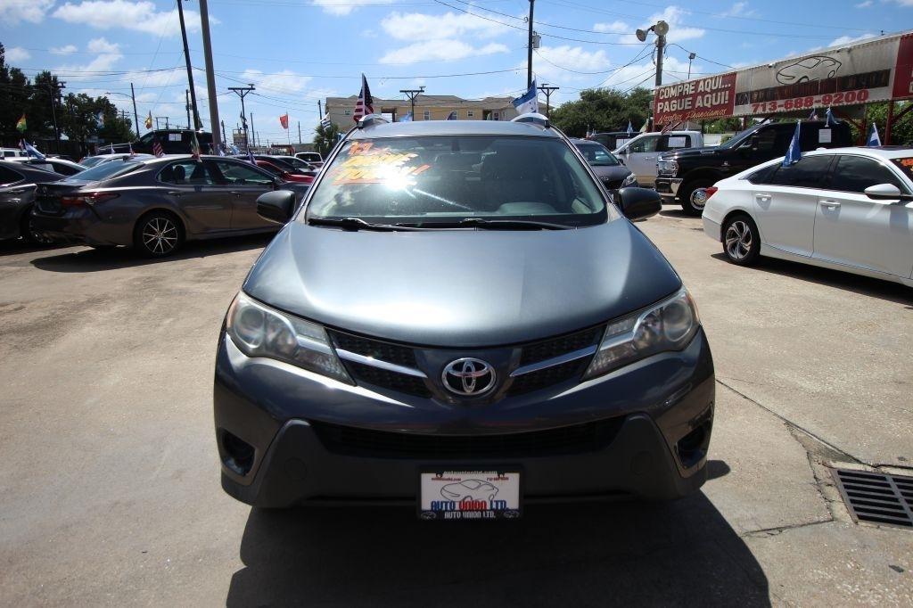 Toyota RAV4 LE FWD 2013