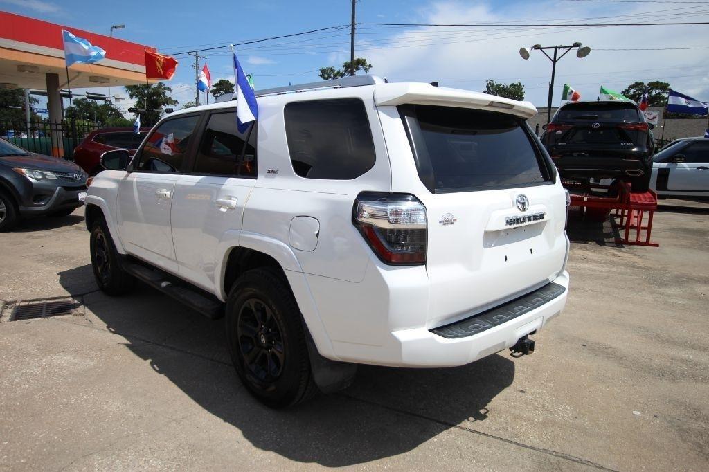 Toyota 4Runner SR5 2WD 2018