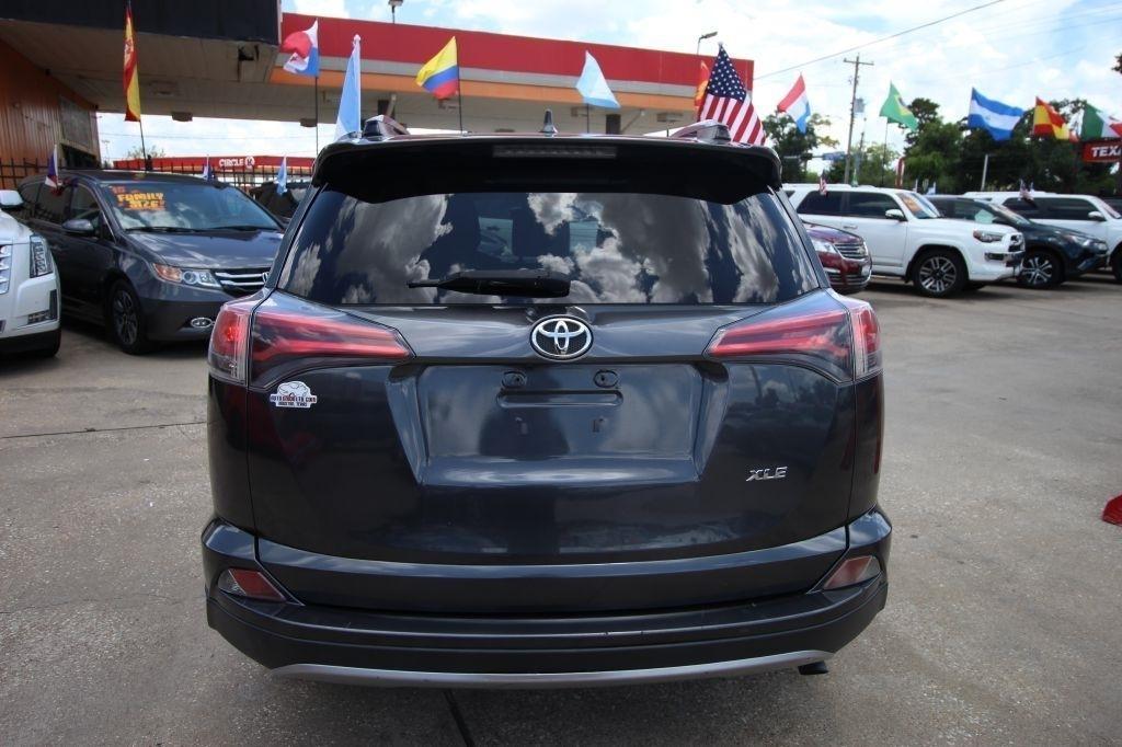 Toyota RAV4 XLE FWD 2018