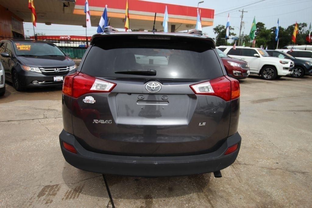 Toyota RAV4 LE FWD 2015