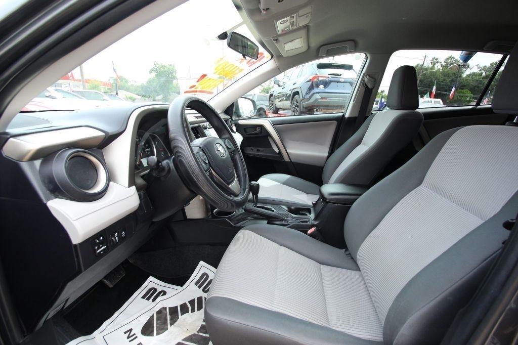 Toyota RAV4 LE FWD 2015