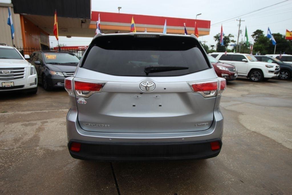 Toyota Highlander Limited FWD V6 2015