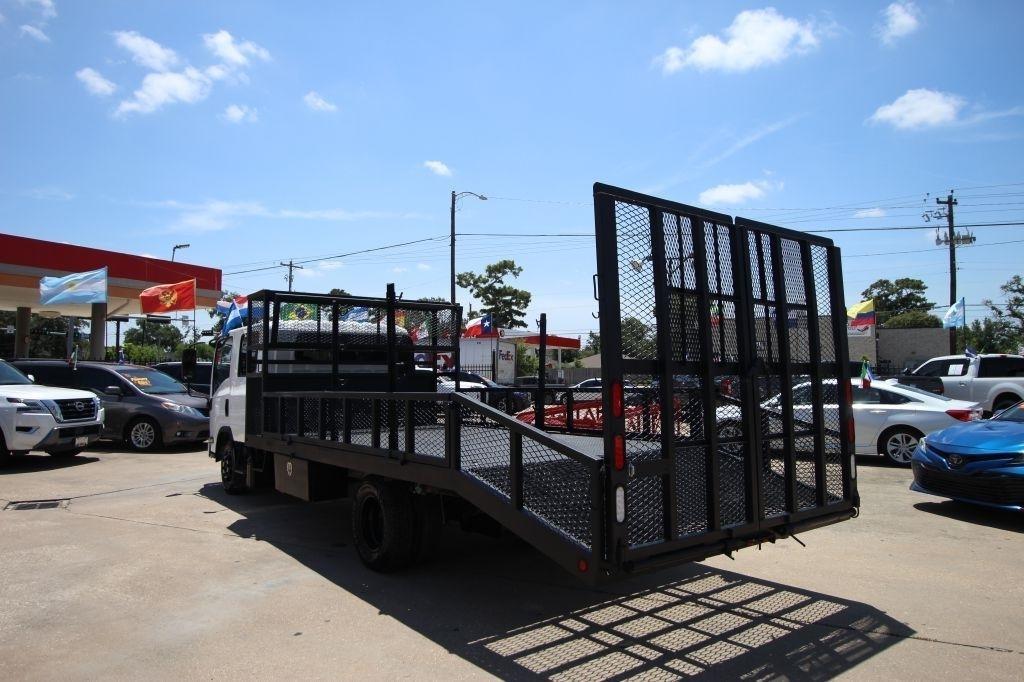 Isuzu NPR  2014