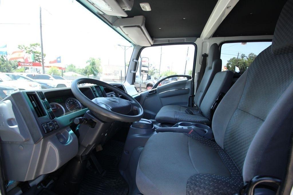 Isuzu NPR  2014