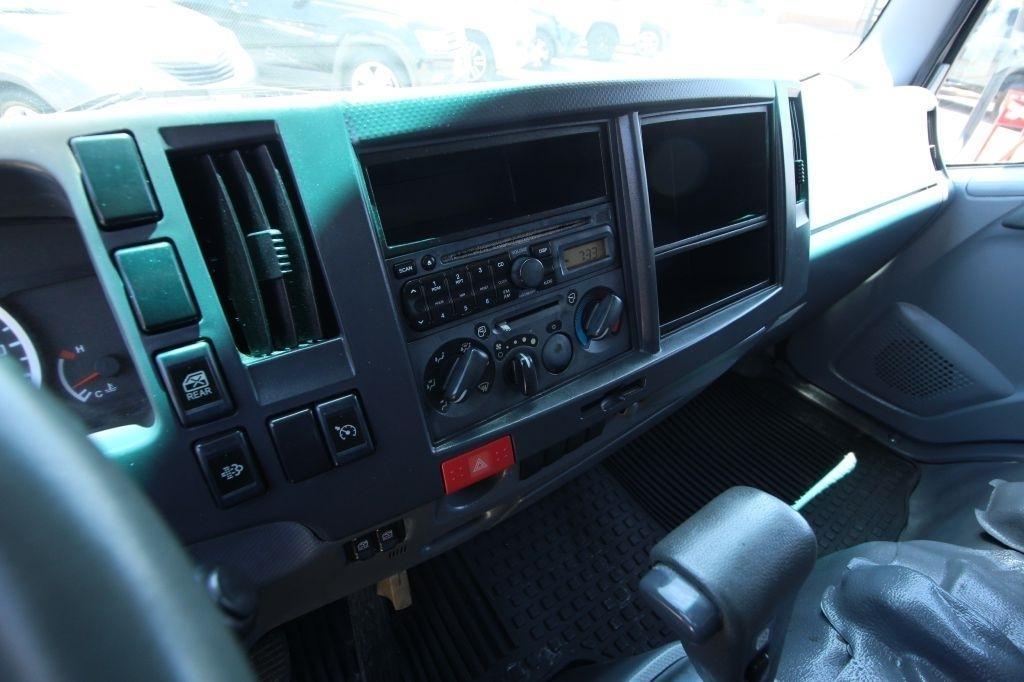 Isuzu NPR  2014