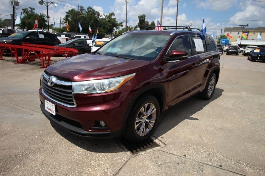 Toyota Highlander XLE FWD V6 2015