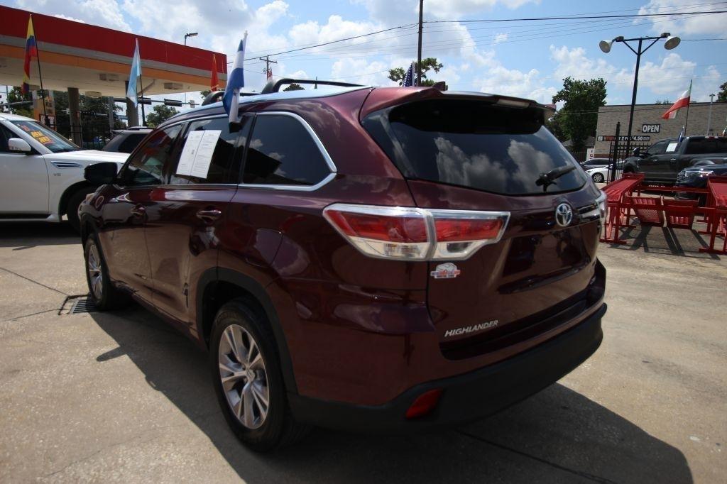 Toyota Highlander XLE FWD V6 2015