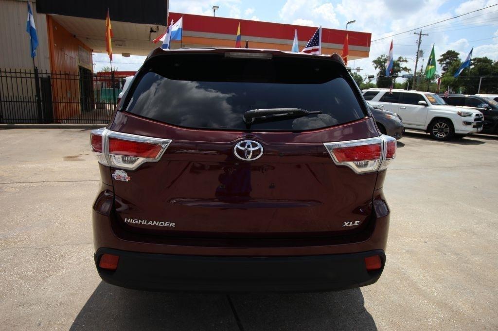 Toyota Highlander XLE FWD V6 2015