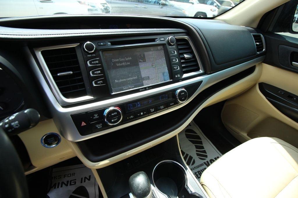 Toyota Highlander XLE FWD V6 2015