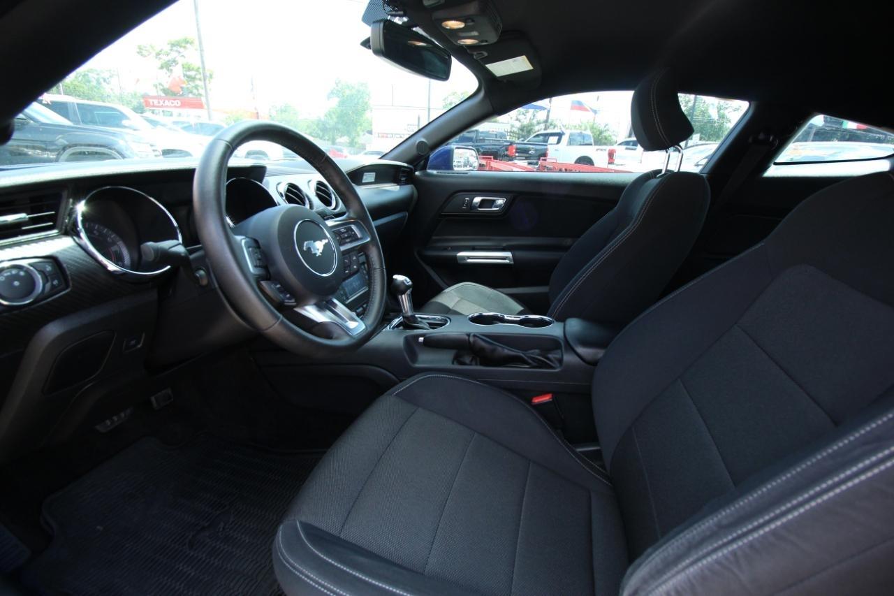Ford Mustang V6 Coupe 2015