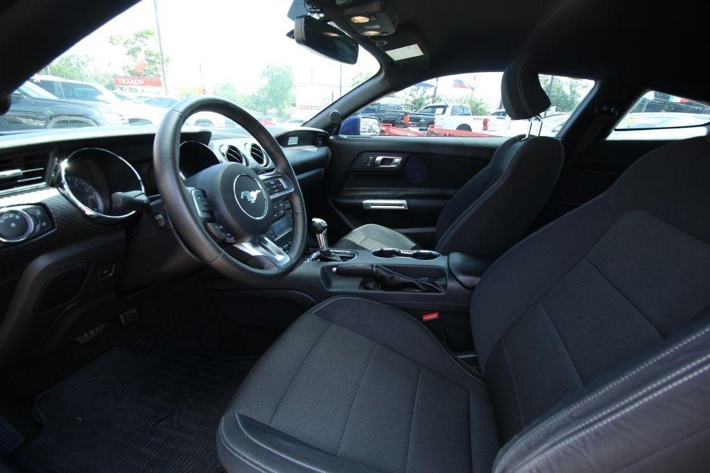 Ford Mustang V6 Coupe 2015