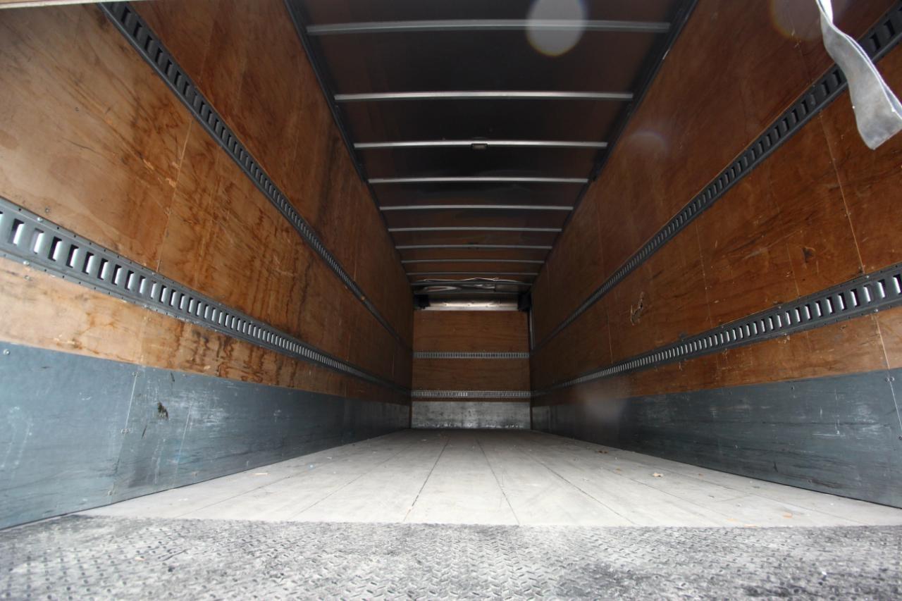 Isuzu Trucks FTR  2019