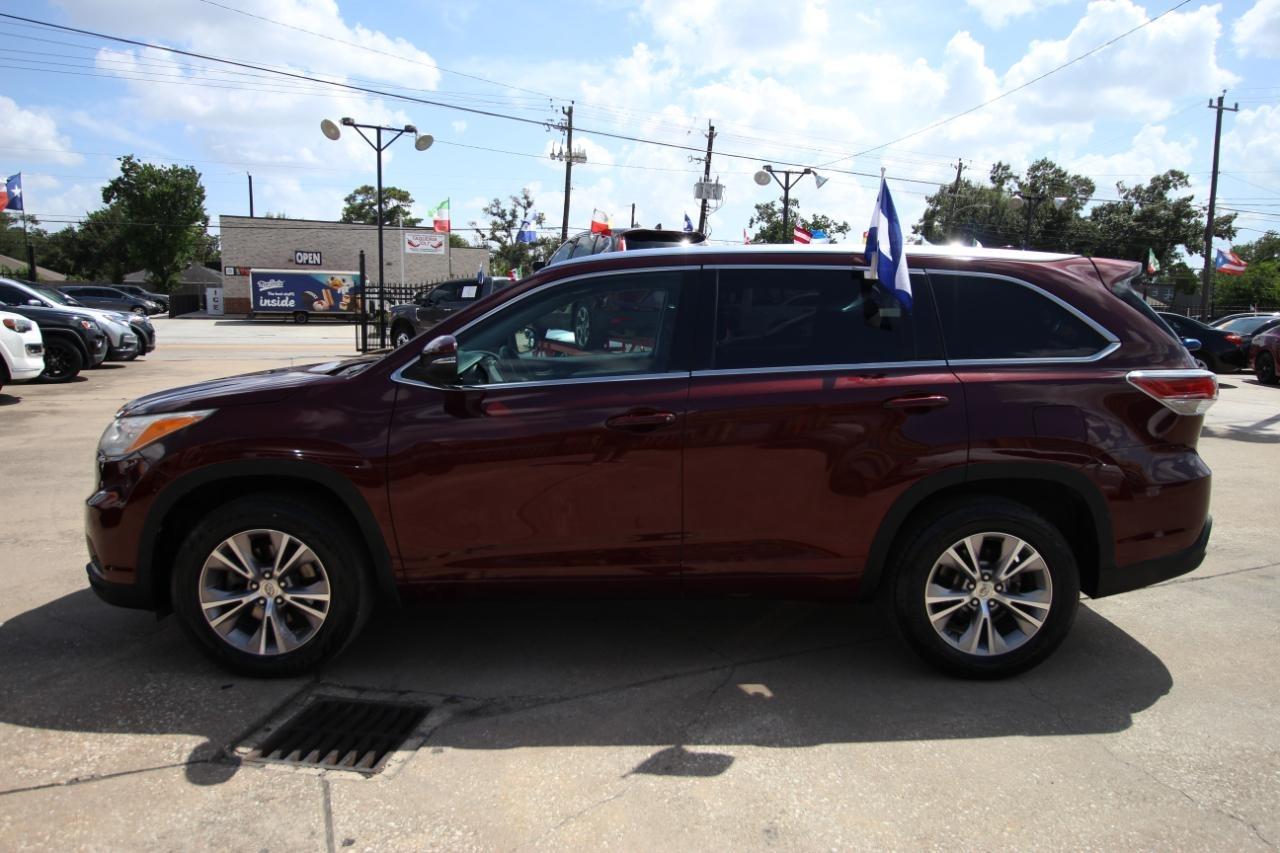 Toyota Highlander XLE FWD V6 2015
