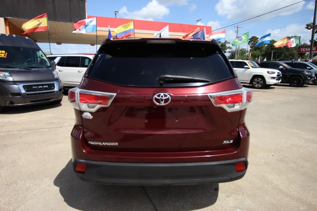 Toyota Highlander XLE FWD V6 2015