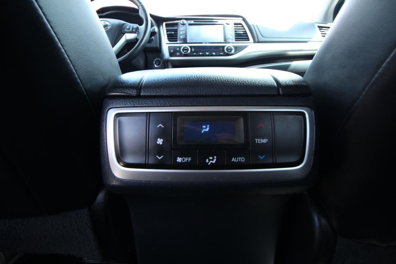 Toyota Highlander XLE FWD V6 2015
