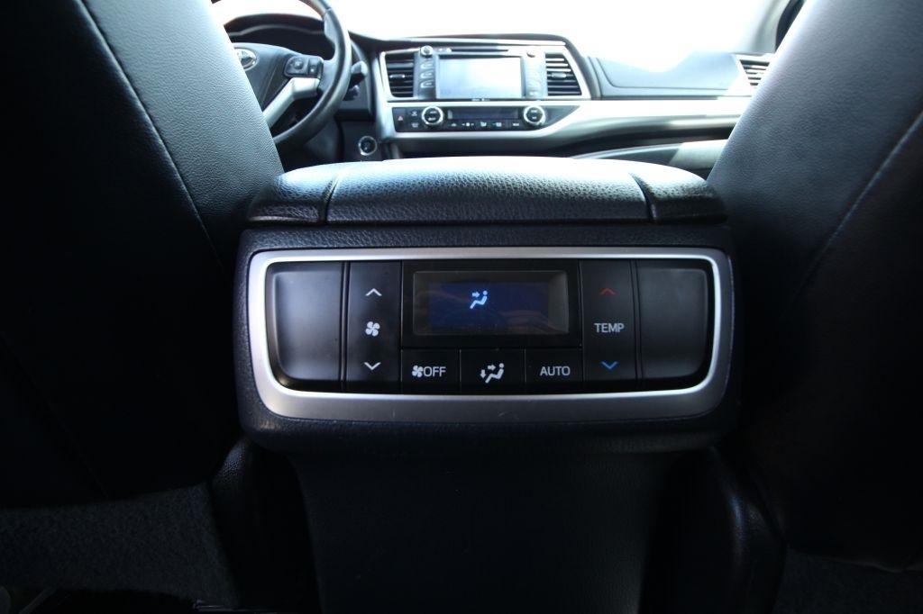 Toyota Highlander XLE FWD V6 2015