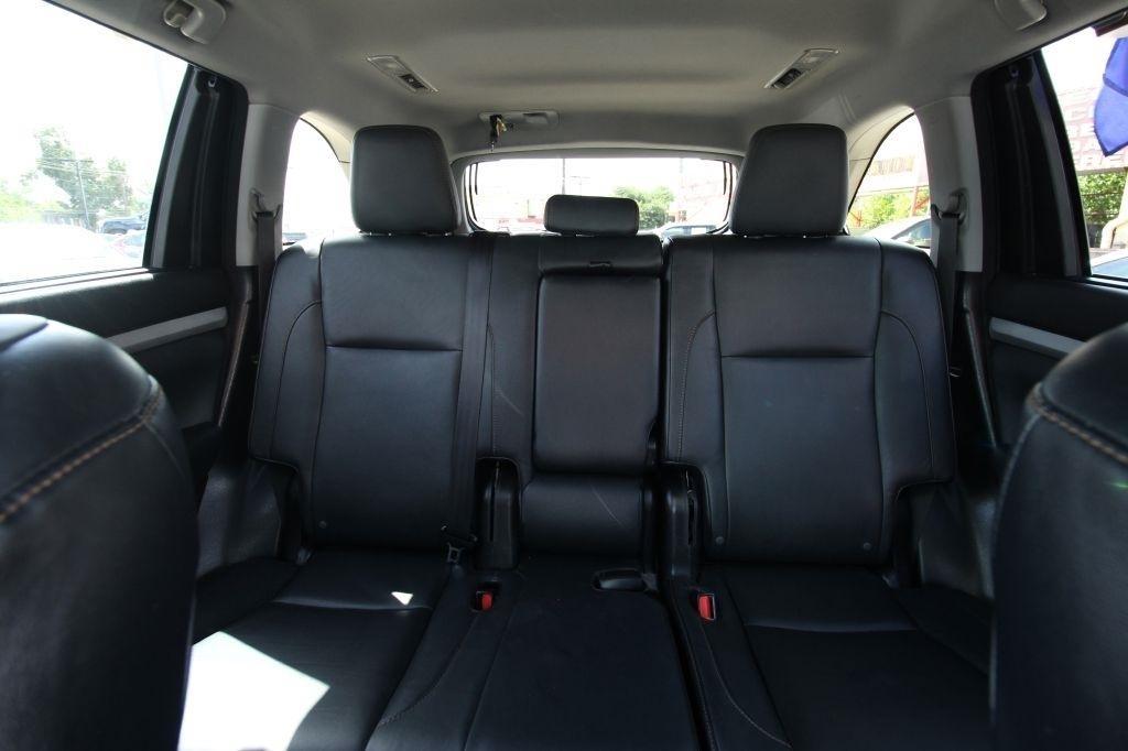 Toyota Highlander XLE FWD V6 2015