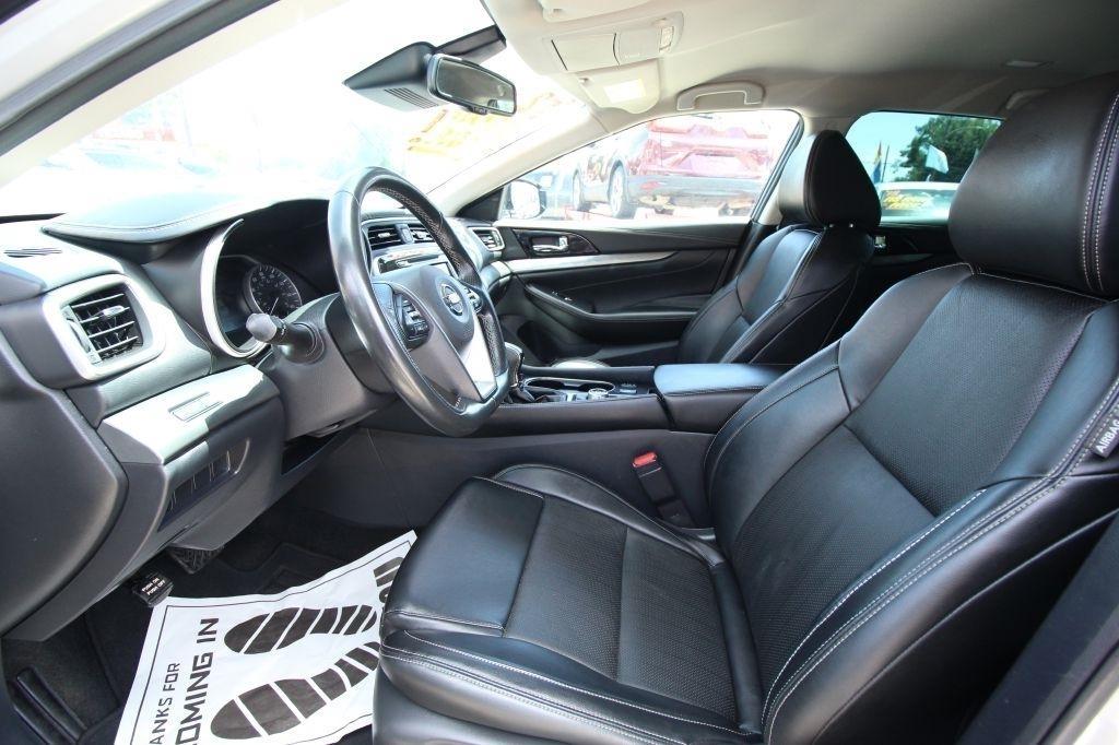 Nissan Maxima 3.5 SV 2022