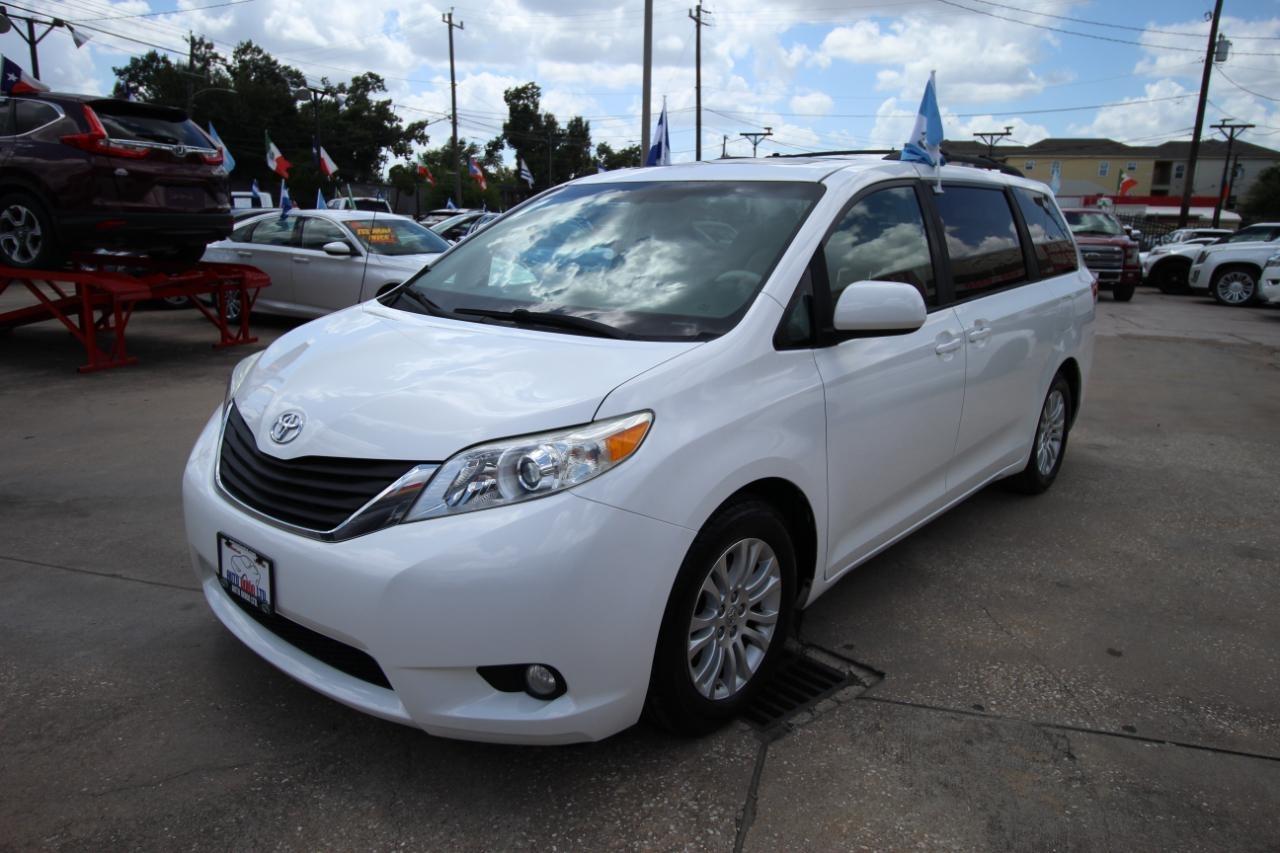 Toyota Sienna XLE FWD 8-Passenger V6 2014