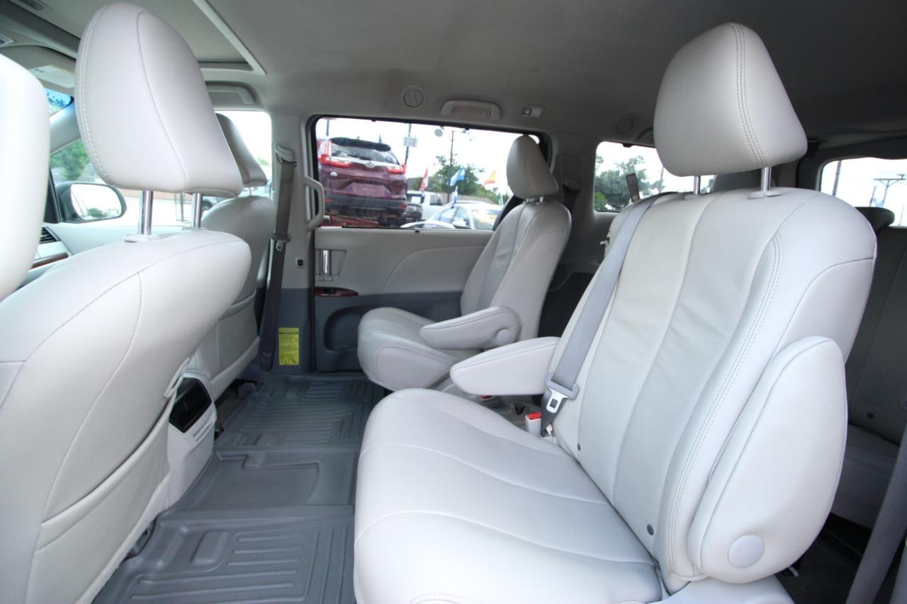 Toyota Sienna XLE FWD 8-Passenger V6 2014
