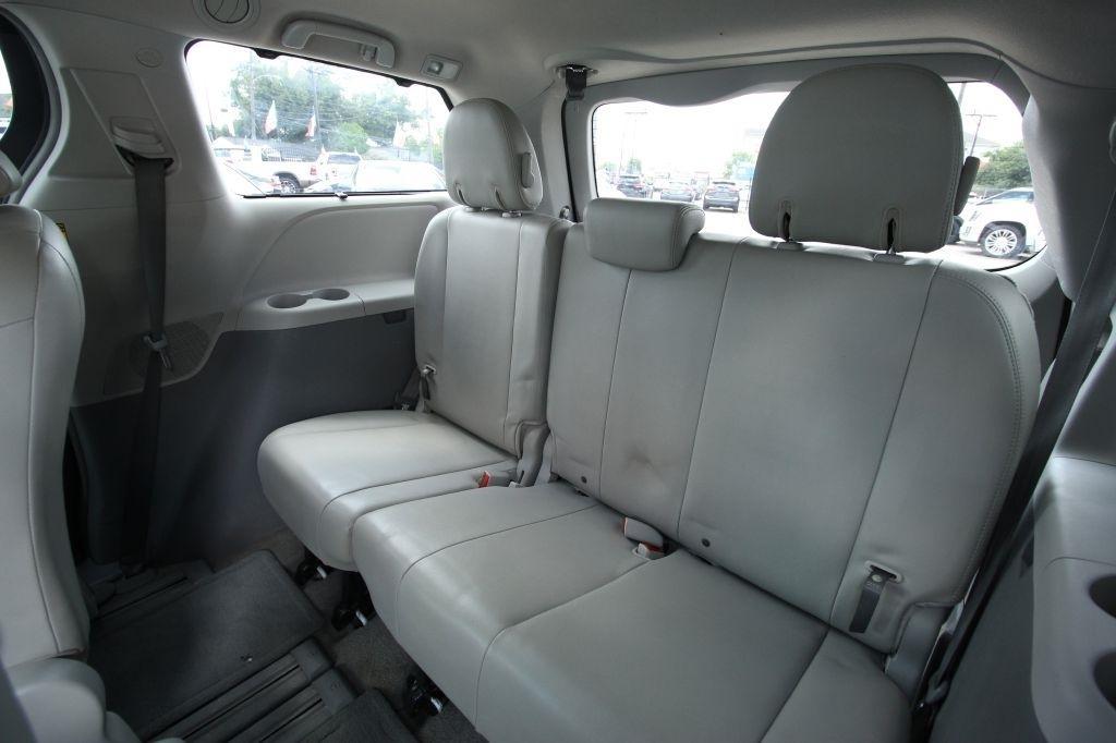 Toyota Sienna XLE FWD 8-Passenger V6 2014