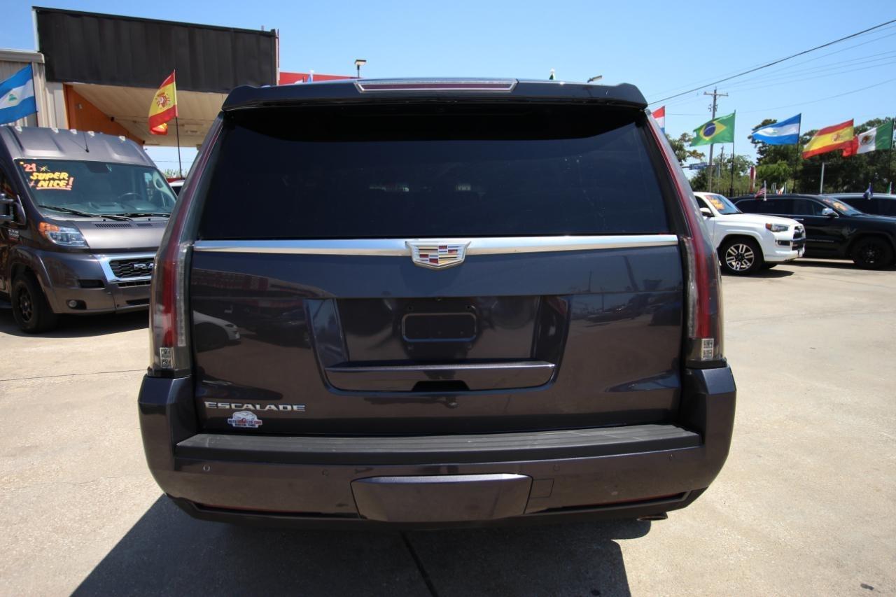 Cadillac Escalade Luxury 4WD 2016