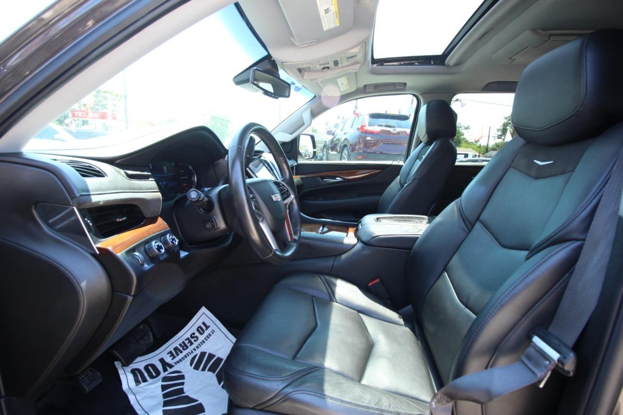 Cadillac Escalade Luxury 4WD 2016