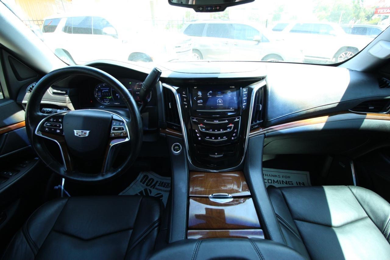 Cadillac Escalade Luxury 4WD 2016