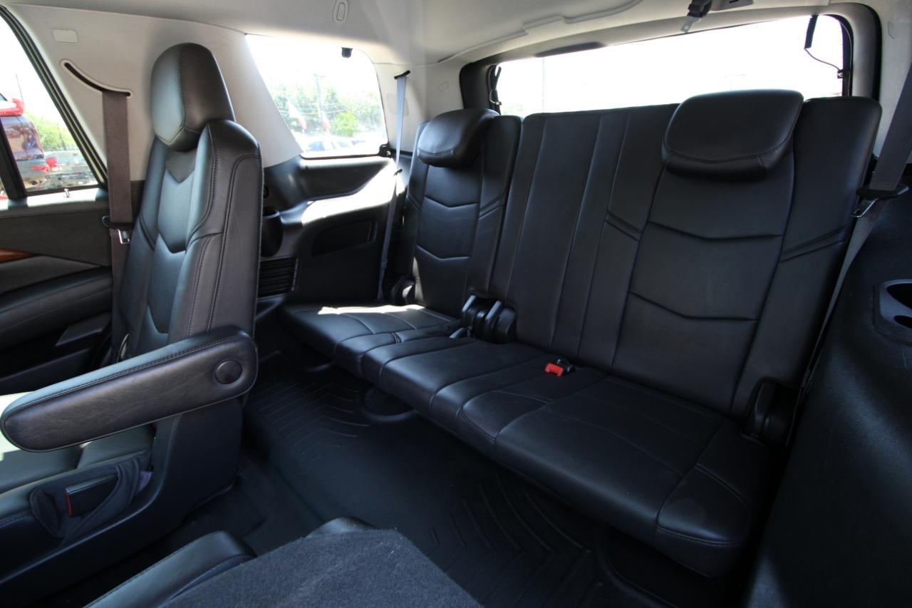Cadillac Escalade Luxury 4WD 2016