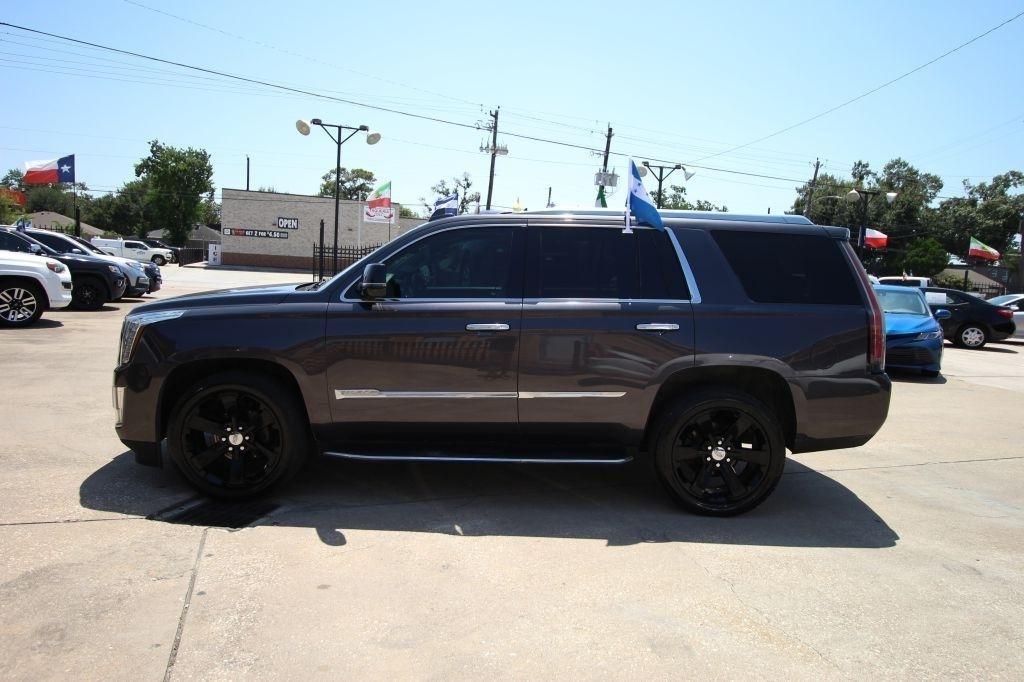 Cadillac Escalade Luxury 4WD 2016